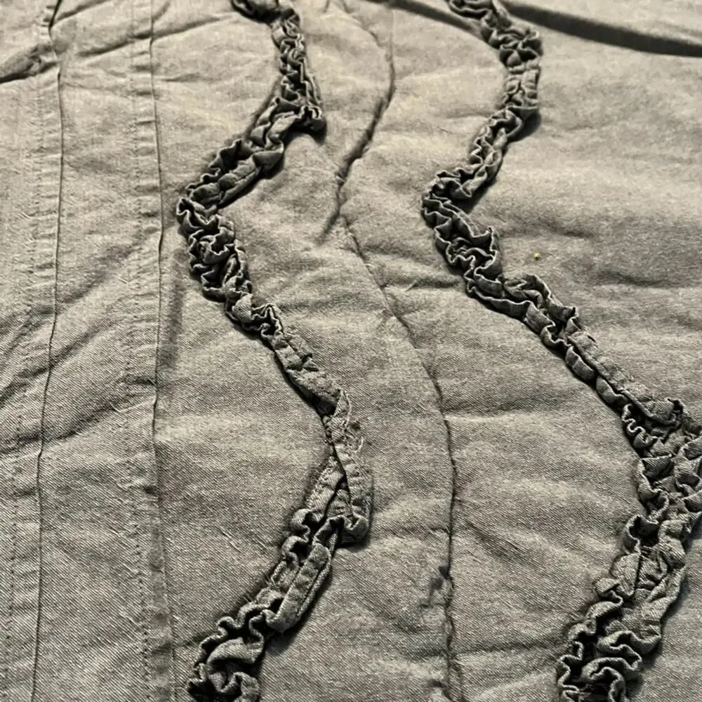 Pottery Barn Teen Emily & Meritt Scallop Ruffle Twin Quilt Comforter Charcoal
